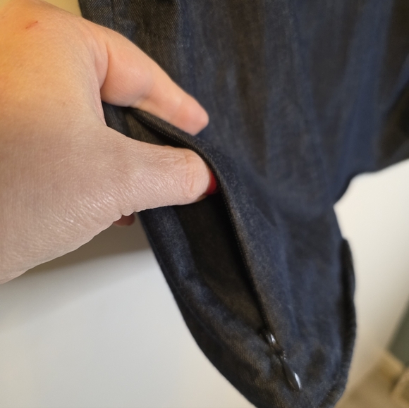 Toad&Co Short Sleeved Denim Top Size Medium - Picture 6 of 11